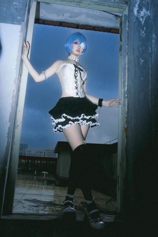 洛桑w伊梓  No.014 – 雨后天台 [35P]-Zos次元社