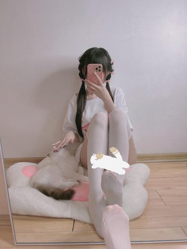 miko酱ww[ No.053 – 白丝自拍系列 (15套) [241P]-Zos次元社