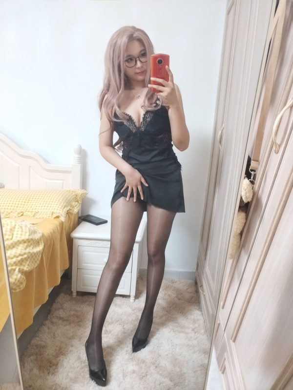 轩萧学姐 No.015-眼镜娘自拍 [26P]-Zos次元社