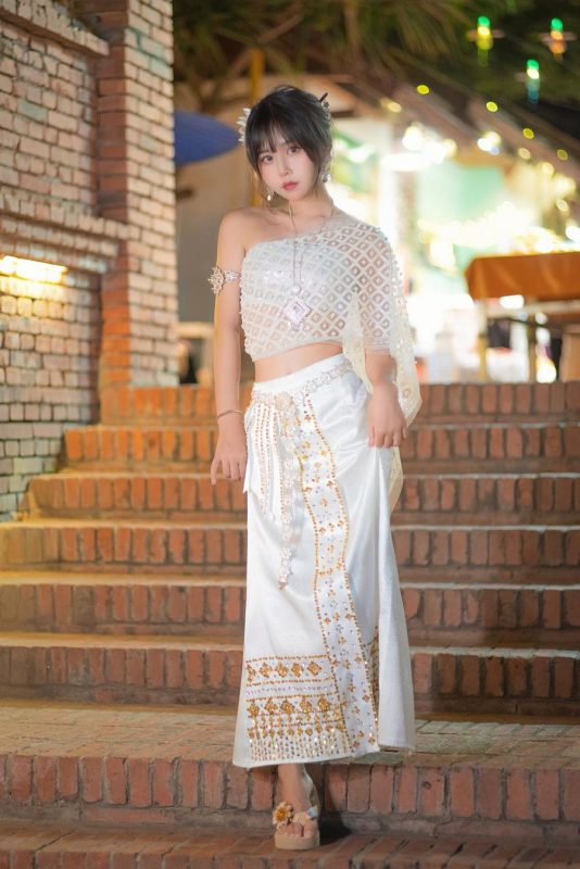 萌芽儿o0 No.034 – 西双版纳 傣服 银 [15P]-Zos次元社