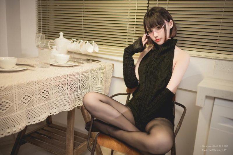 你十七鸽 No.002 – 宿醉毛衣 [41P]-Zos次元社