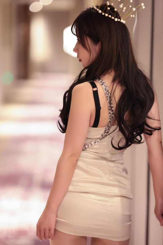 小女巫露娜 No.039 – 无内肉丝 [78P]-Zos次元社