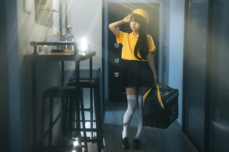 rua阮阮 No.011 – 外卖员 [35P]-Zos次元社