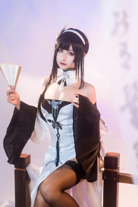 momoko葵葵 No.031 – 碧蓝航线 镇海 默认皮肤+奇奢花苑 [24P]-Zos次元社