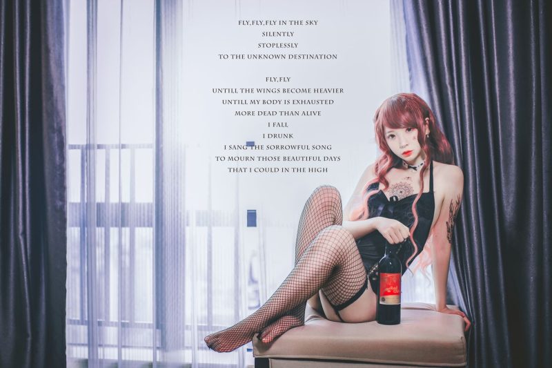 疯猫ss No.139 – 黑丝吊带袜 [62P]-Zos次元社