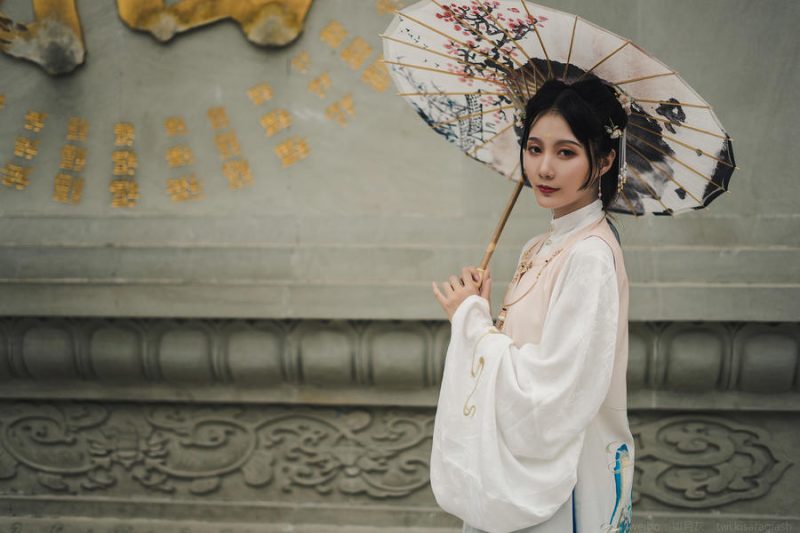 如月灰 No.009-汉服 大慈寺外景 [9P]-Zos次元社