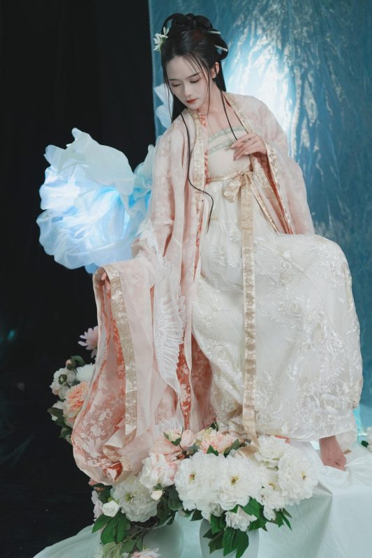 兔子Zzz不吃胡萝卜 No.125 – 寄明月 [37P]-Zos次元社