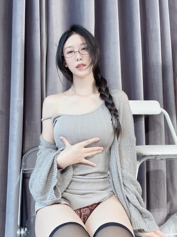 抖娘-利世 No.145 – 宅女 [40P]-Zos次元社