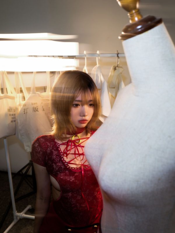 柒柒要乖哦 No.001-红 – 壁纸 [29P]-Zos次元社