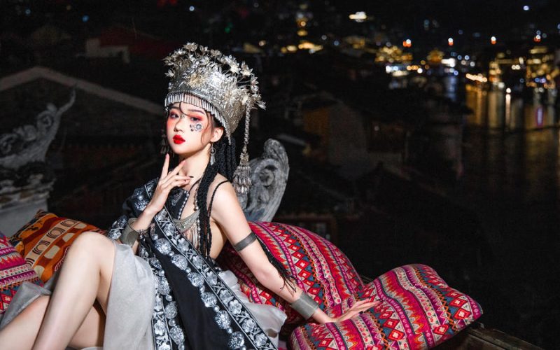 瓦斯塔亚小龙虾 No.015-苗疆女子 [18P]-Zos次元社