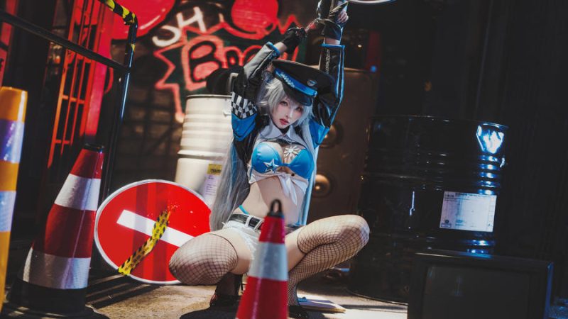 宮本桜 No.029 – 交错战线 刃齿女警 [22P]-Zos次元社