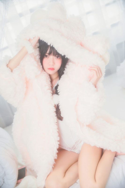 桜桃喵 No.018-冬眠系列 纯白私房 [46P]-Zos次元社