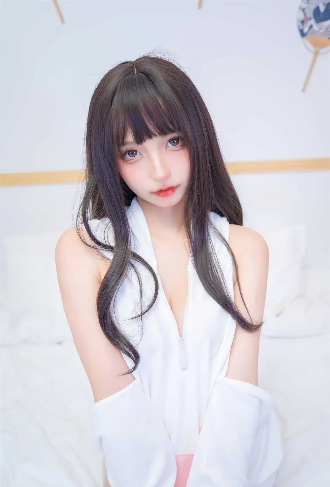神楽坂真冬 – 熊熊少女 75P
