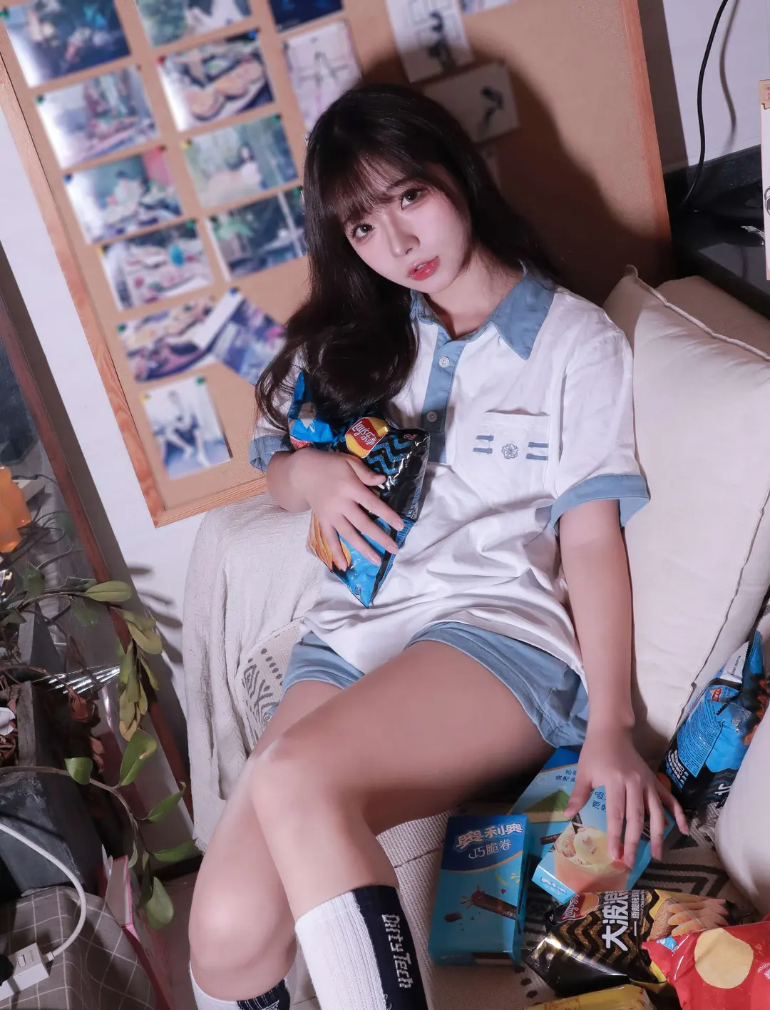 yuuhui玉汇 – 蓝白条少女 81P