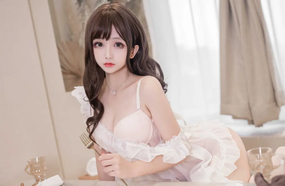 日奈娇 – 围裙人妻 95P