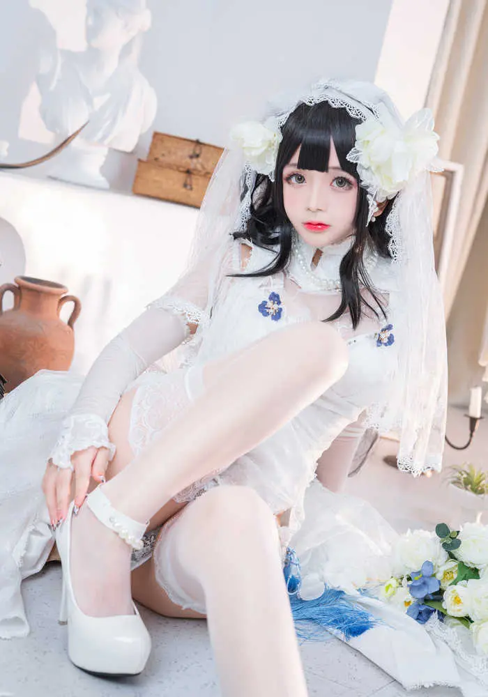 日奈娇 – 95式婚纱 52P
