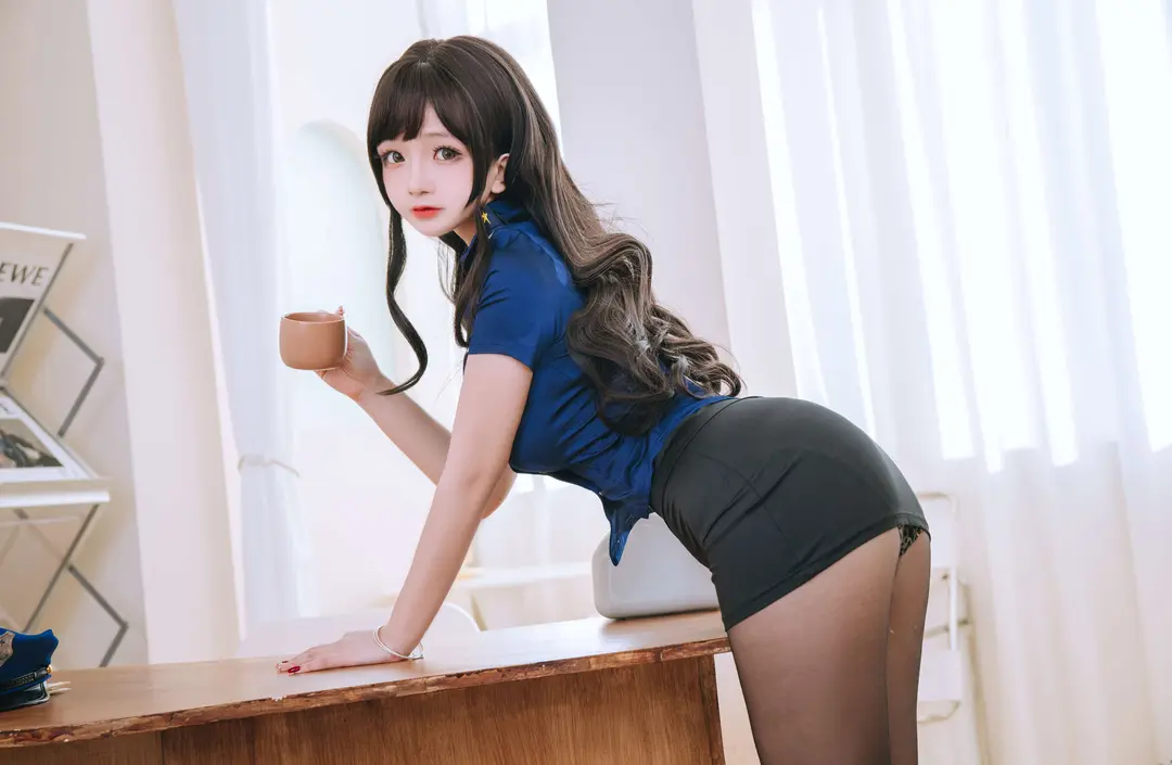 日奈娇 – 豹纹女警 111P