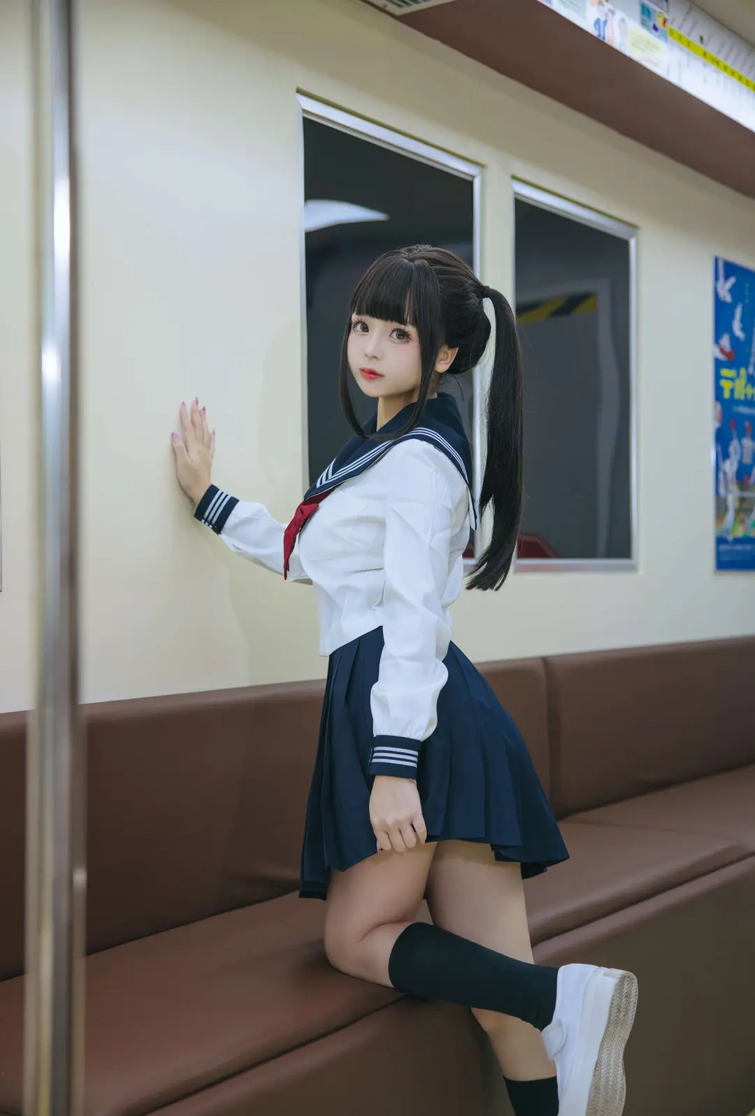日奈娇 – 列车JK 143P