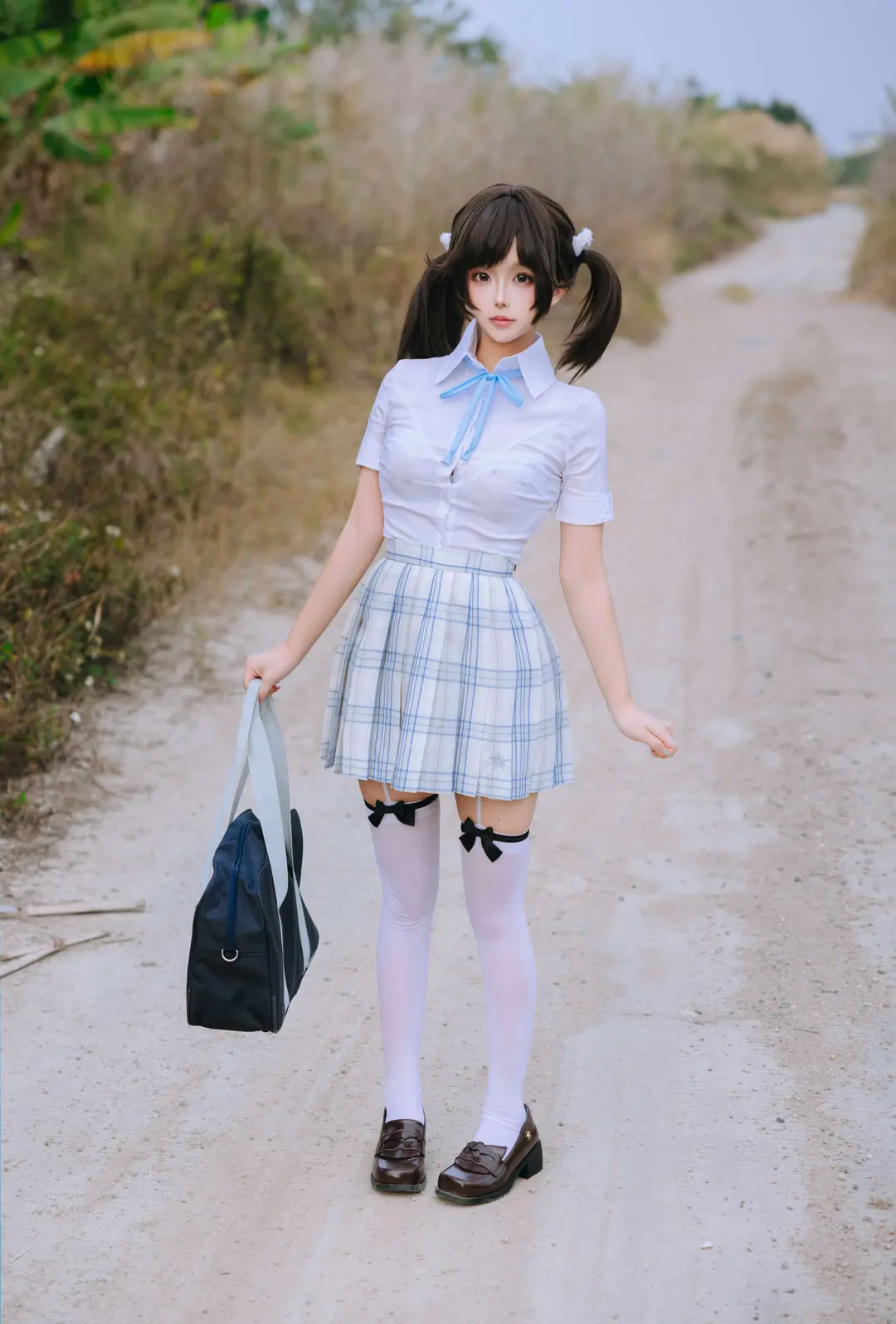 日奈娇 – 女高 195P