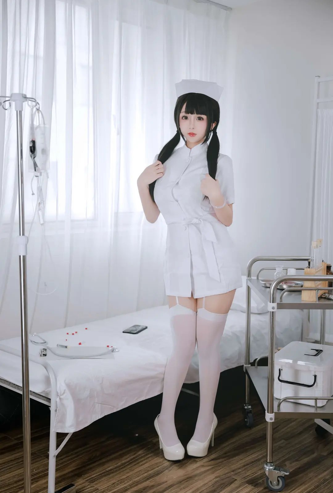 日奈娇 – 诊所护士 141P