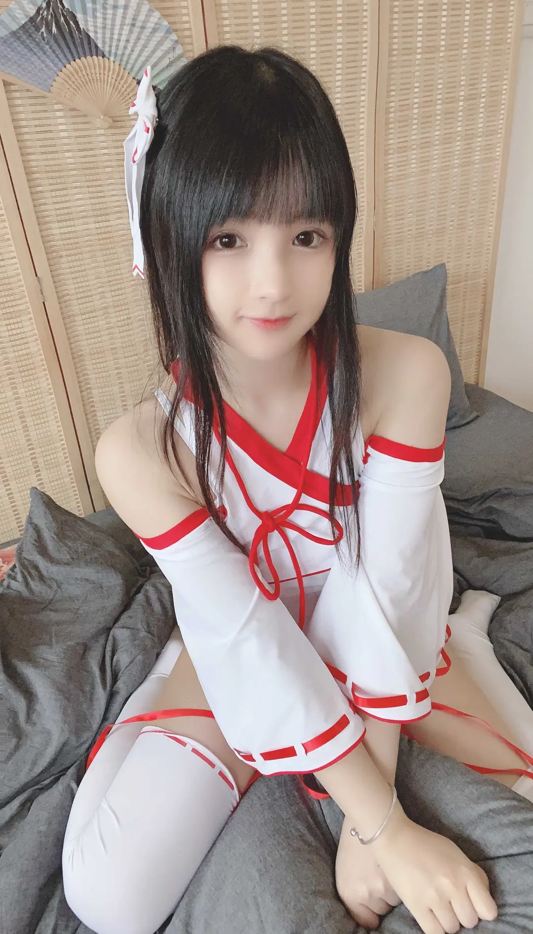 桜井宁宁 – 女巫 64P
