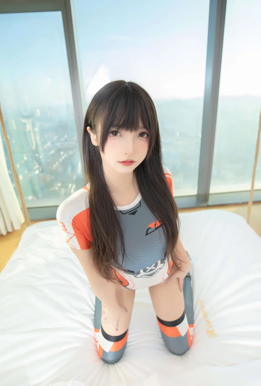 神楽坂真冬 – 熊猫女仆 75P