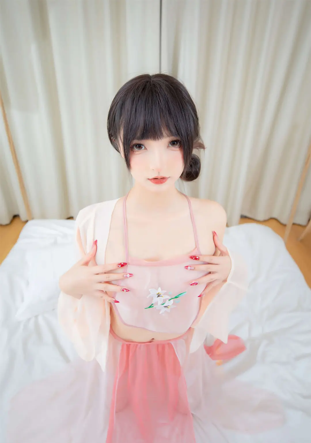 神楽坂真冬 – 浴衣女仆 75P
