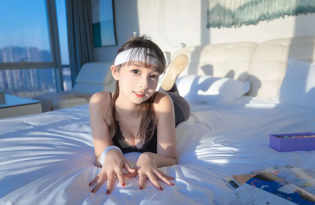 神楽坂真冬 – 绝对企画 竞泳主题《水之形2》 150P