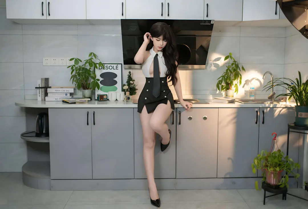 Bangni邦尼 – 小职员 81P