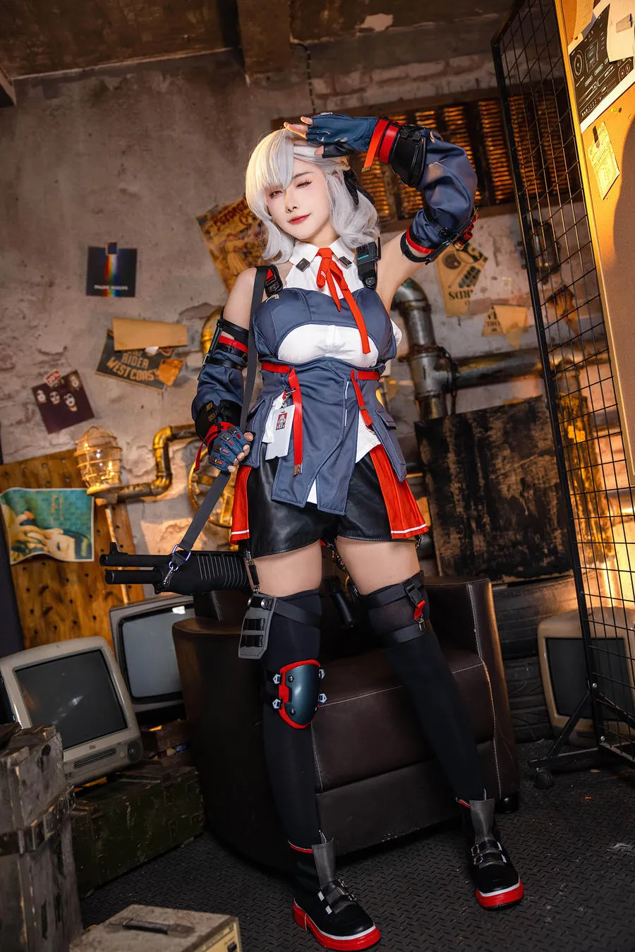 Momoko葵葵 – 少女前线2 塞布丽娜 7P