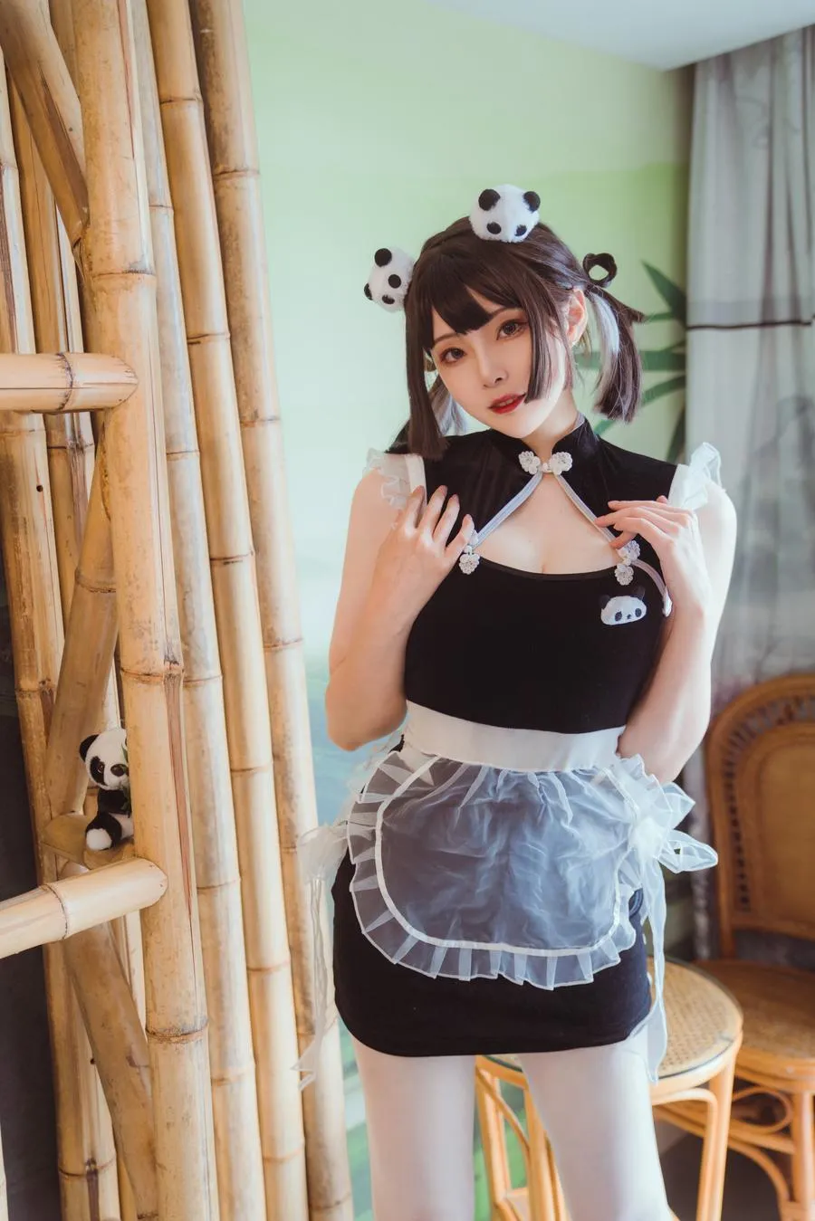 Natsuko夏夏子 – 熊猫女仆 57P