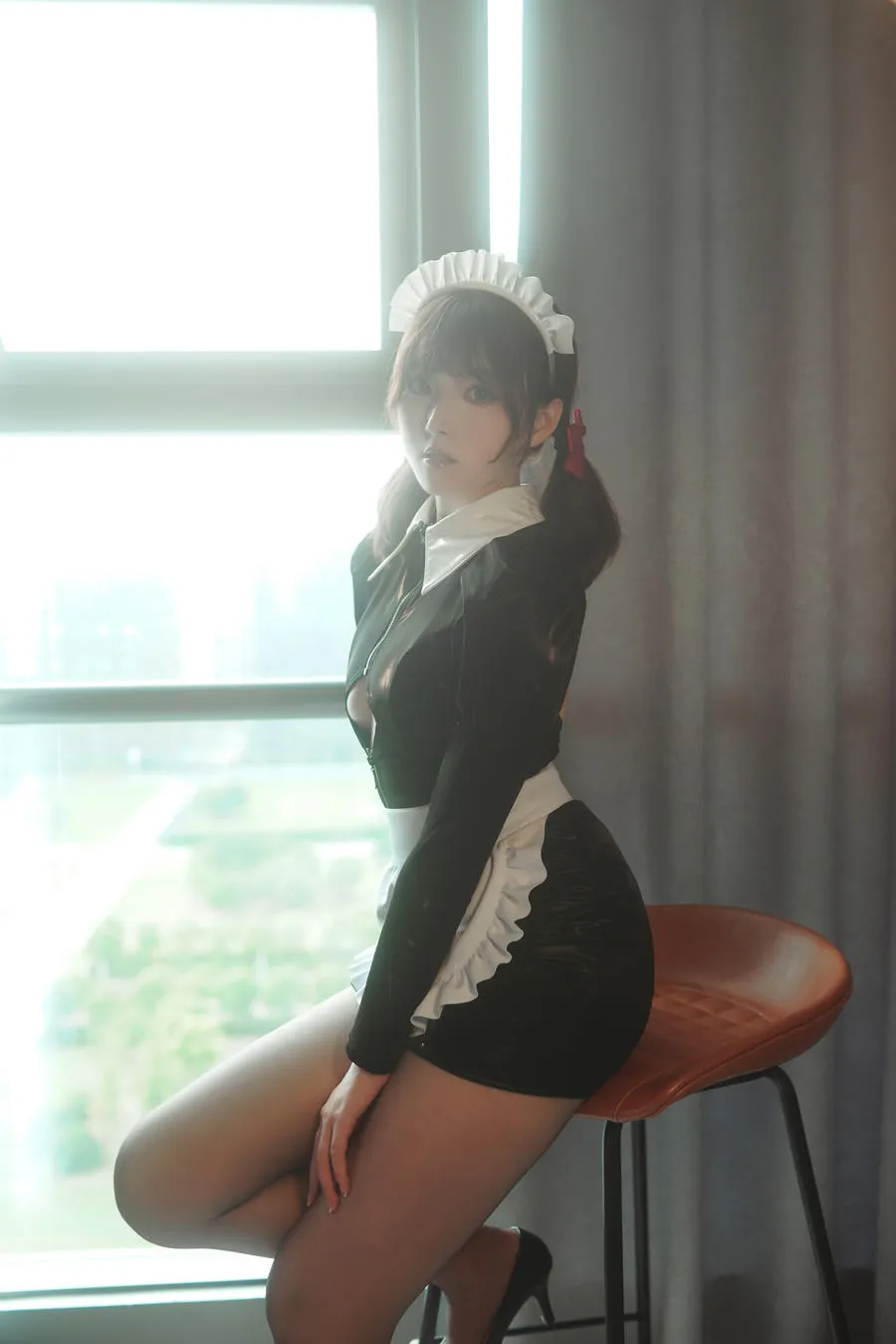 Natsuko夏夏子 – 漆黑女仆 50P