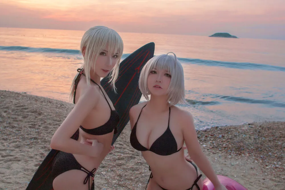 半半子 – 黑贞1 海边泳装 – 半半子&索索 40P