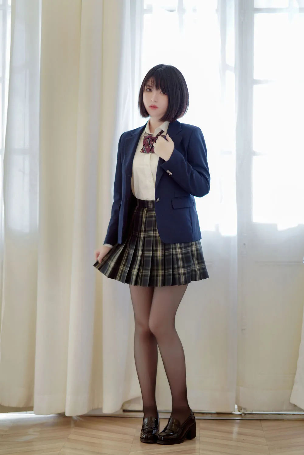 半半子 – 彼女の制服姿が好き 54P