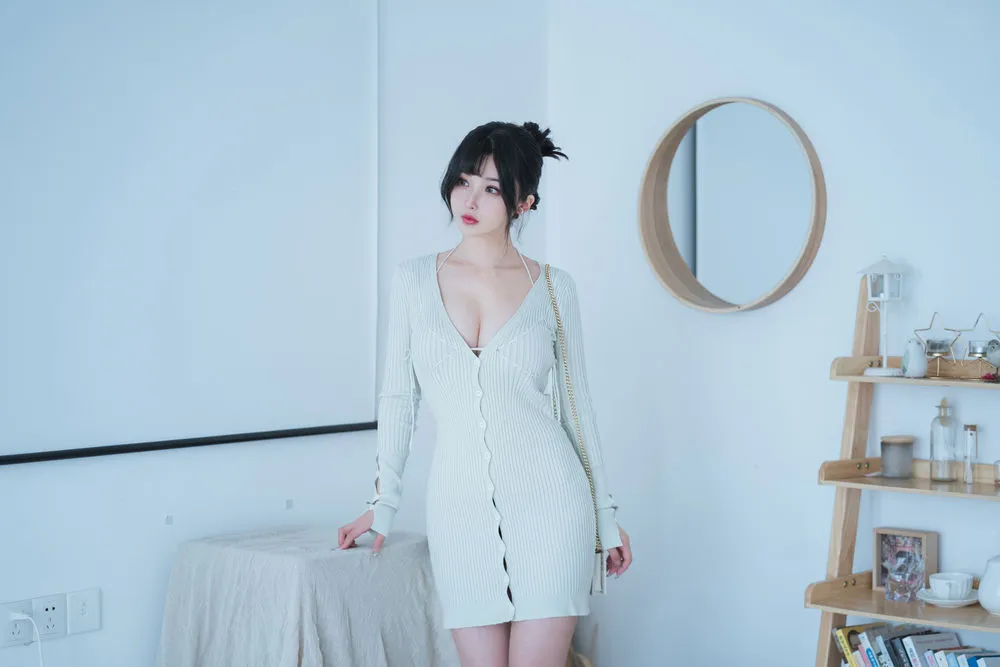 肉扣热热子（rioko凉凉子） 人妻毛衣 54P