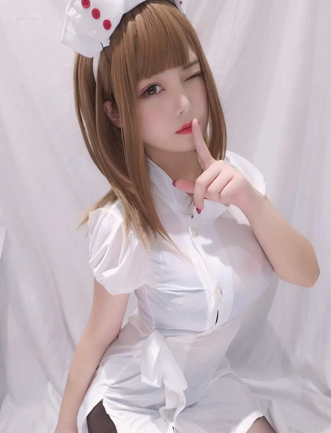 蜜汁猫裘 NO.037 小护士 41P