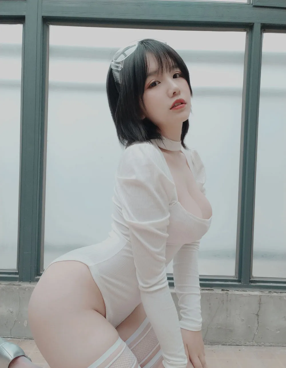 阿半今天很开心 – 白色肉感 9P